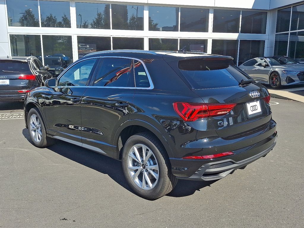 Thumbnail: 2025 Audi Q3 - 4