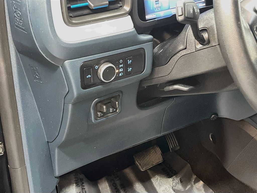 Used 2025 Shadow Black Ford XLT image 10