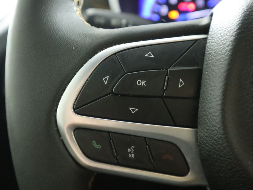 Thumbnail: 2022 Chrysler Pacifica - 11