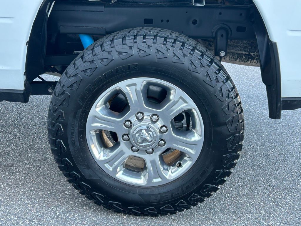 Used 2024 White Ram Big Horn image 58