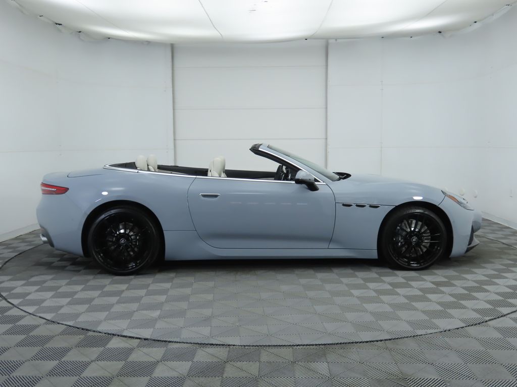 Thumbnail: 2025 Maserati GranCabrio - 4