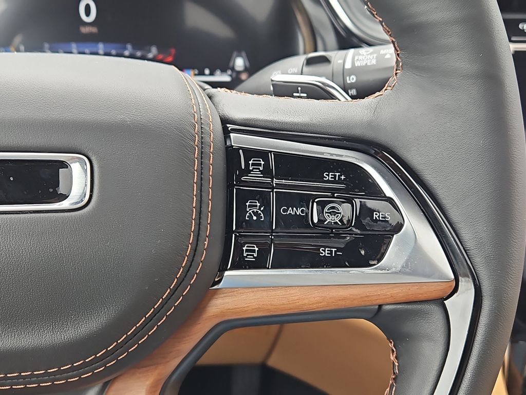 2025 Jeep Grand Cherokee Summit photo