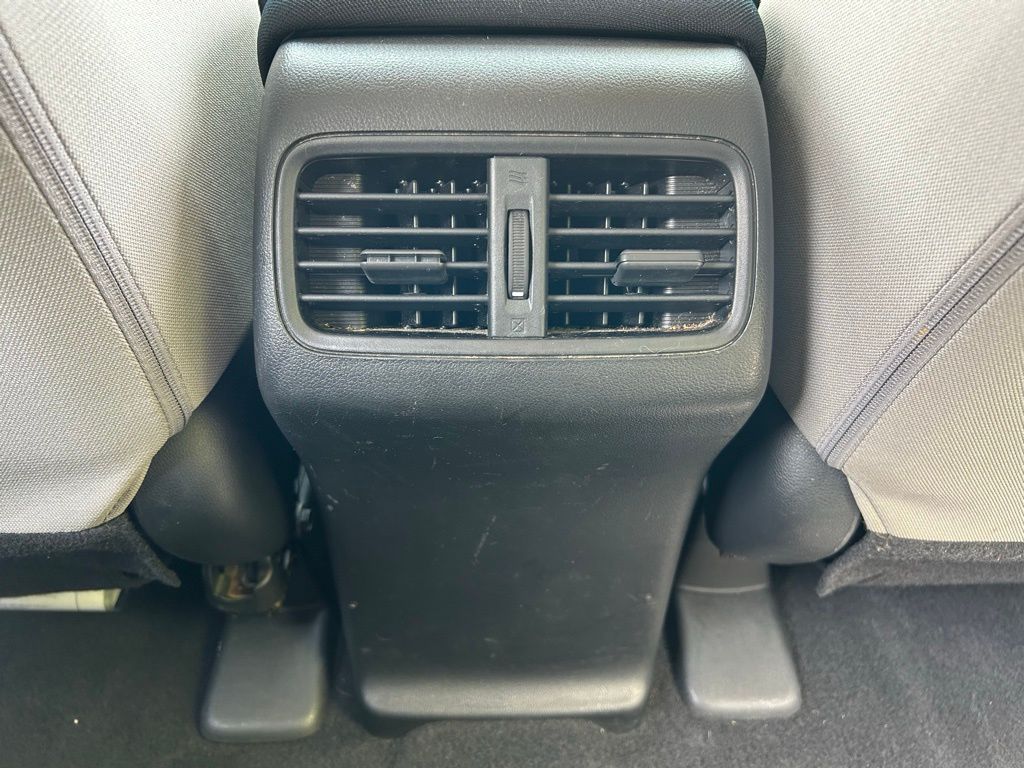 2016 Honda CR-V SE 32