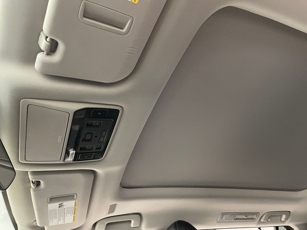 2024 Toyota Grand Highlander Limited 30