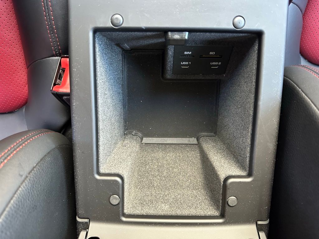 Thumbnail: 2020 Porsche Macan - 25