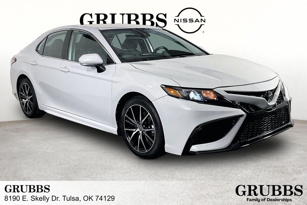 Ice 2023 Toyota Camry Sedan Front-Wheel Drive 8-Speed Automatic