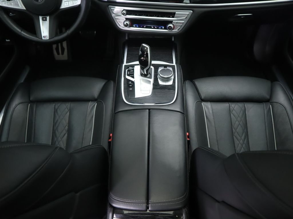 Thumbnail: 2022 BMW 7 Series - 17