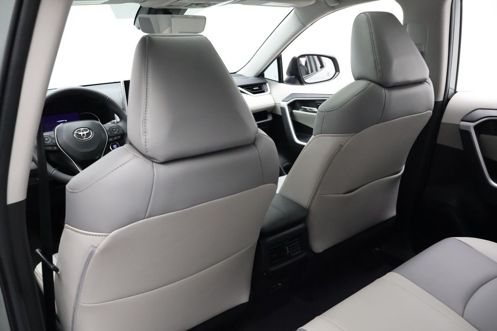 Thumbnail: 2023 Toyota RAV4 - 20