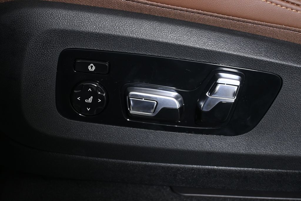 Thumbnail: 2026 BMW X5 - 27