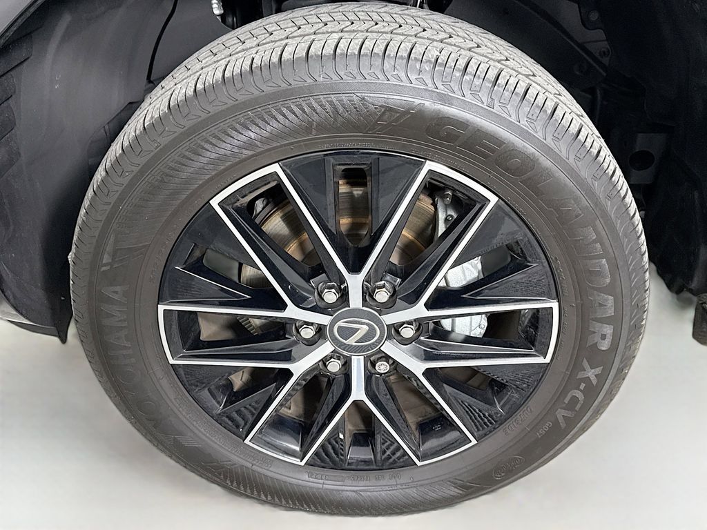 Thumbnail: 2024 Lexus GX - 32