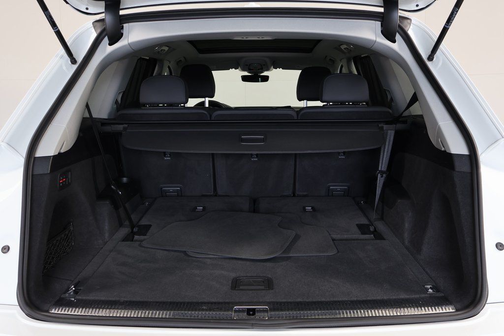 Thumbnail: 2021 Audi Q7 - 14