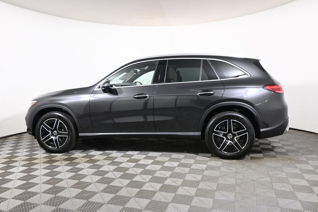 Thumbnail: 2027 Mercedes-Benz GLC - 2