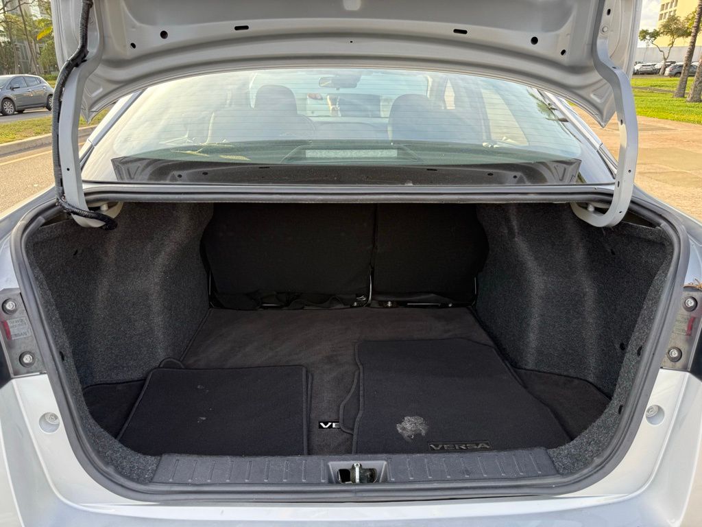 2023 Nissan Versa 1.6 SV photo