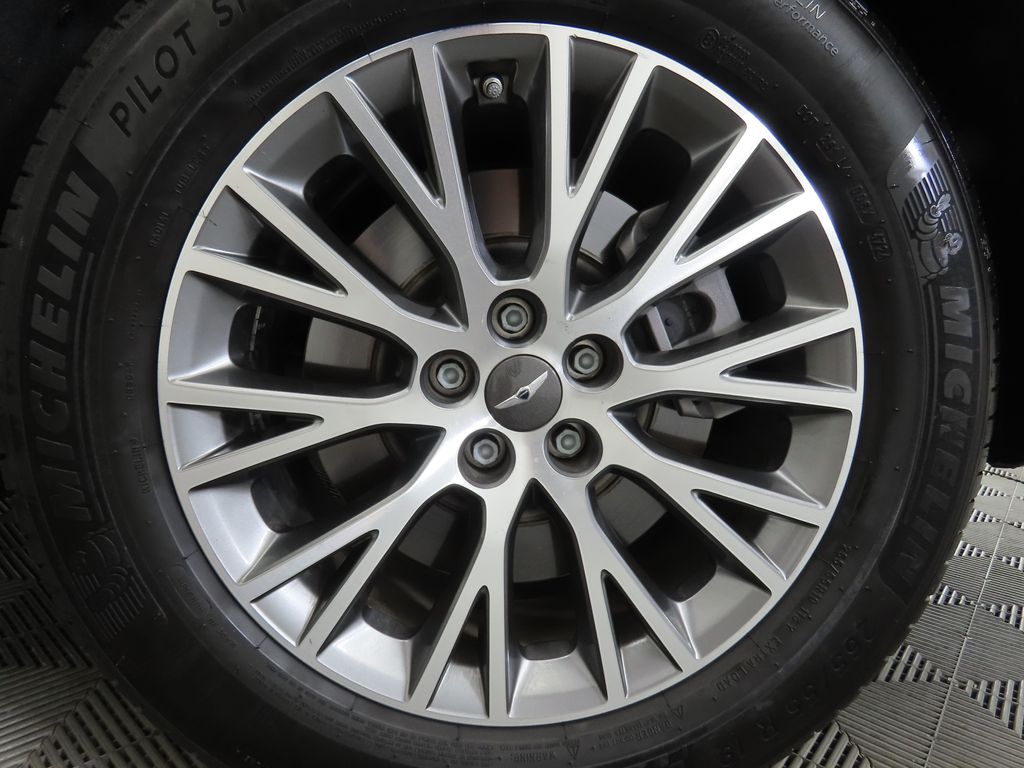 Thumbnail: 2021 Genesis GV80 - 31