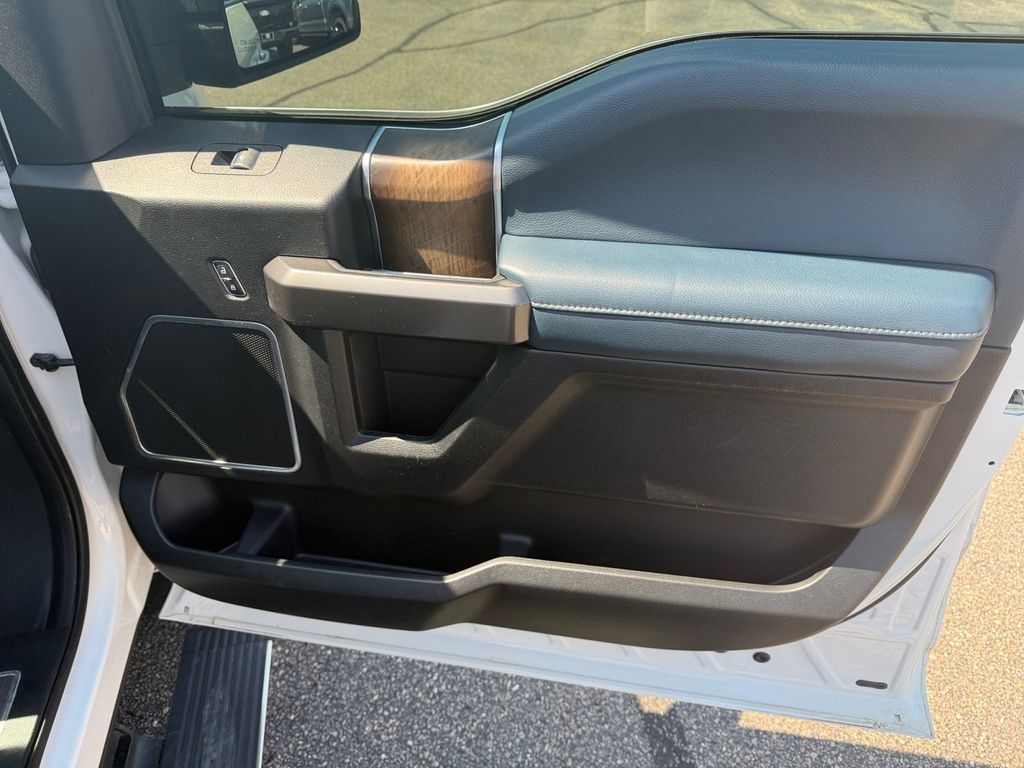 2018 White Ford F-150 4X4 Truck