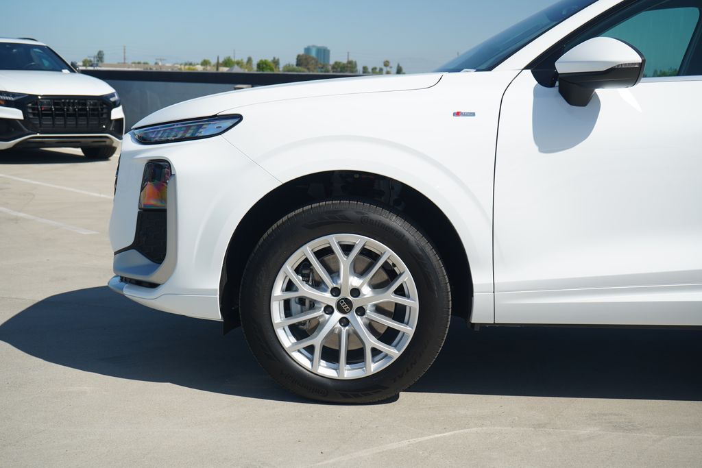 Thumbnail: 2026 Audi Q3 - 2