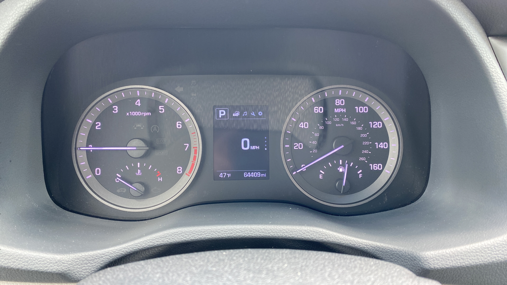 Used 2017 Winter White Hyundai Sport image 17