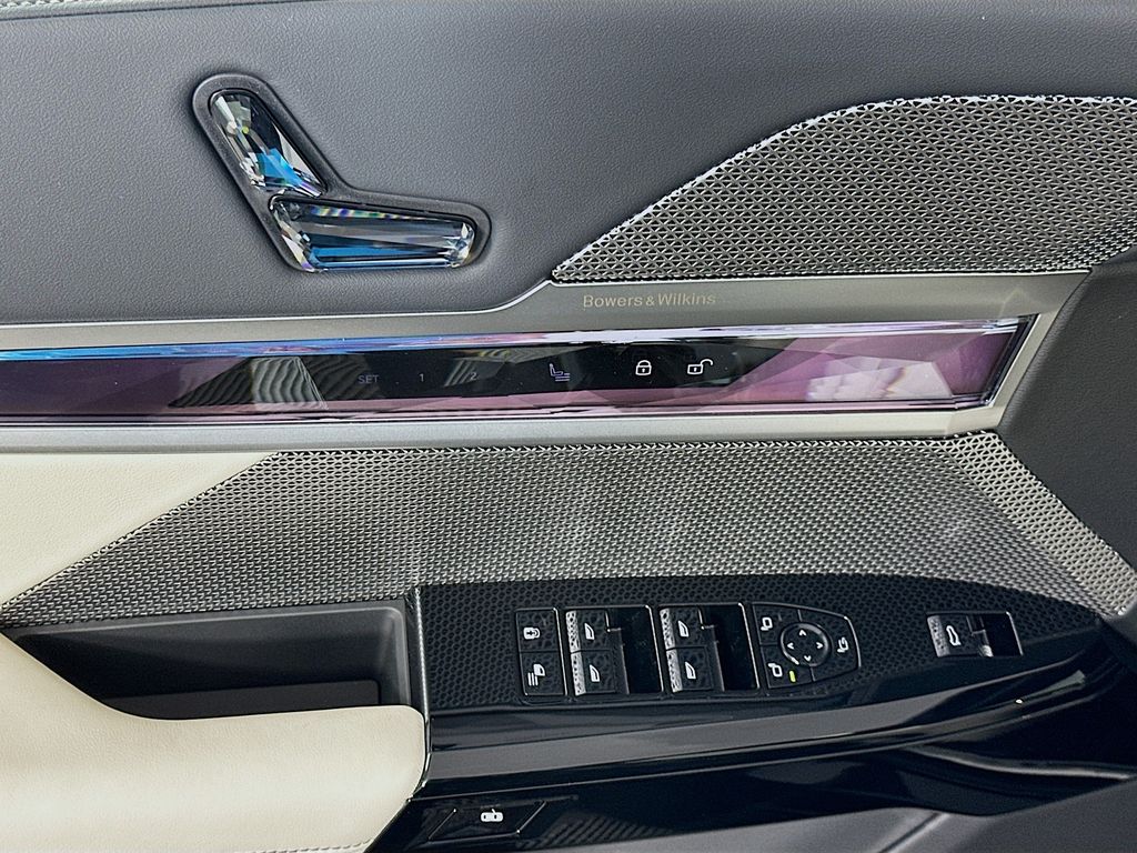 Thumbnail: 2026 BMW 7 Series - 20