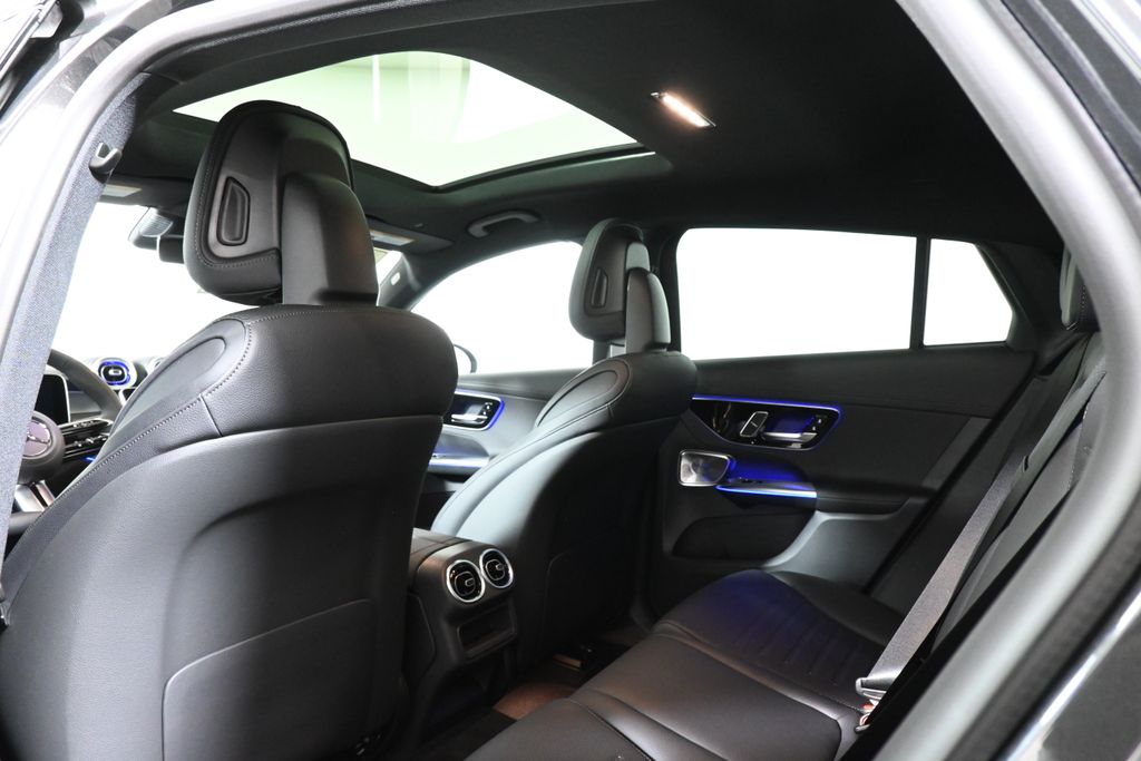 2025 Mercedes-Benz GLC 300 23