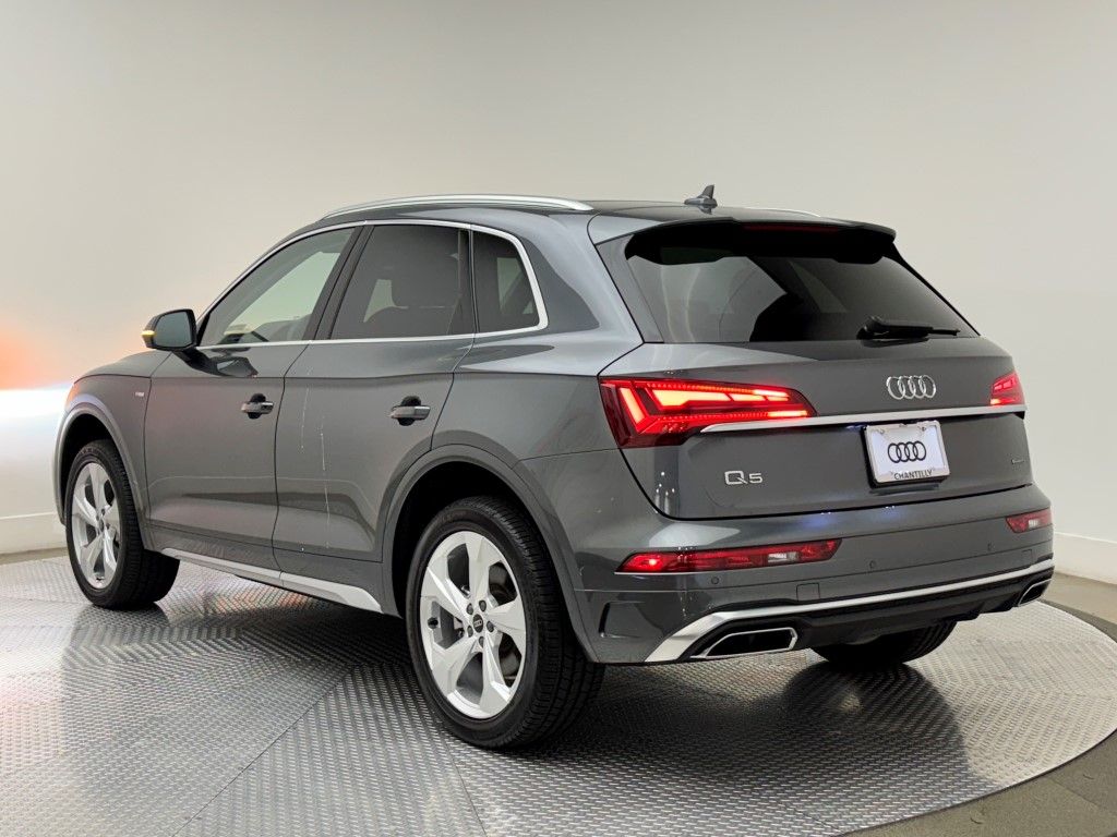 Thumbnail: 2025 Audi Q5 - 10