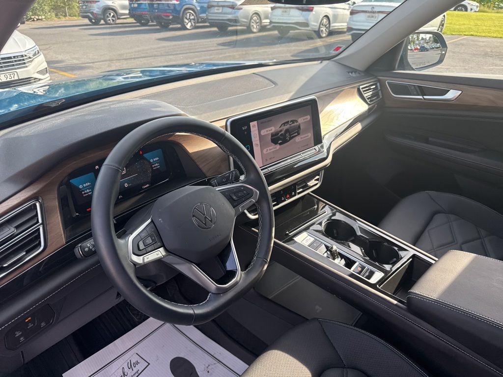 2025 Volkswagen Atlas 2.0T SE w/Technology Blue at Subaru and VW of Moon Township