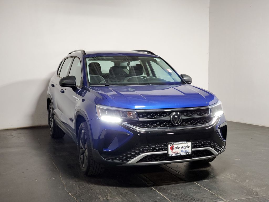 2022 Volkswagen Taos 1.5T S 4Motion's photo