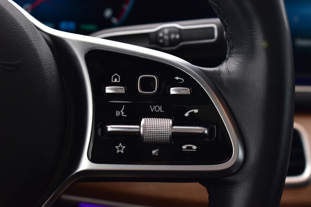 2022 Mercedes-Benz GLS 450 4MATIC 18