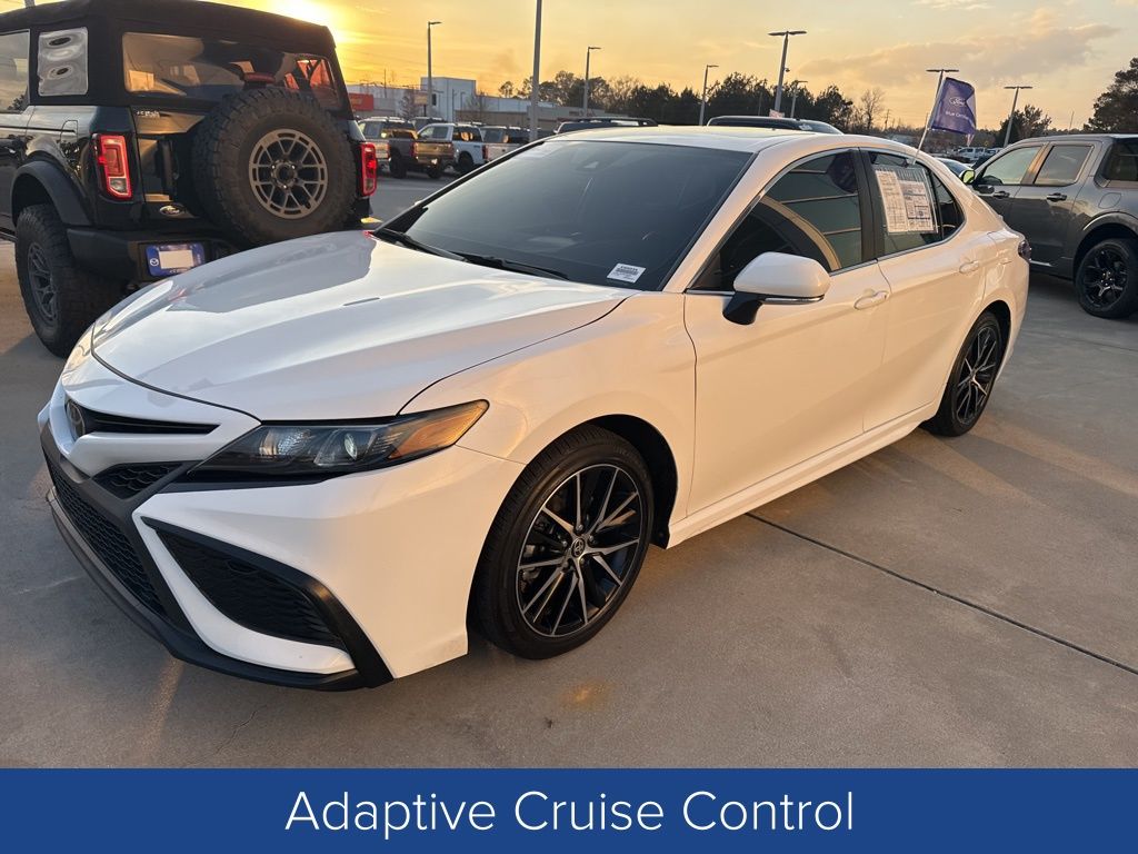 2024 Toyota Camry SE