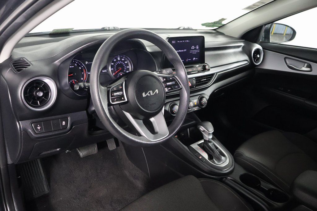 Thumbnail: 2024 Kia Forte - 7