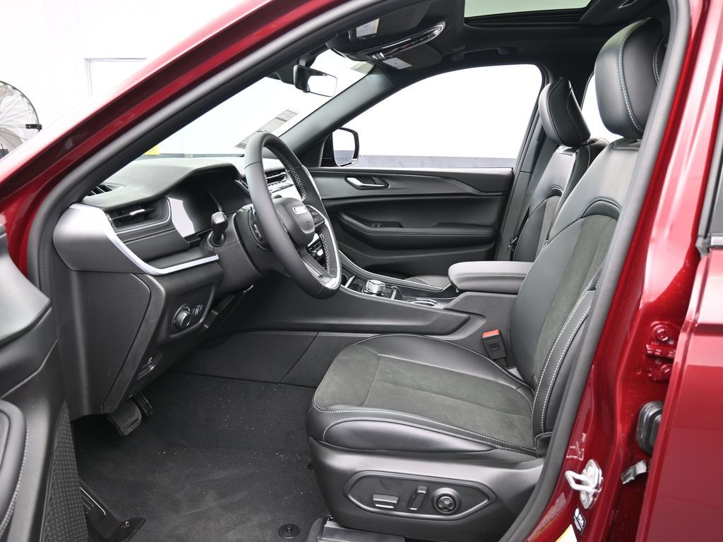 New 2025 Velvet Red Pearlcoat Jeep Altitude X image 11