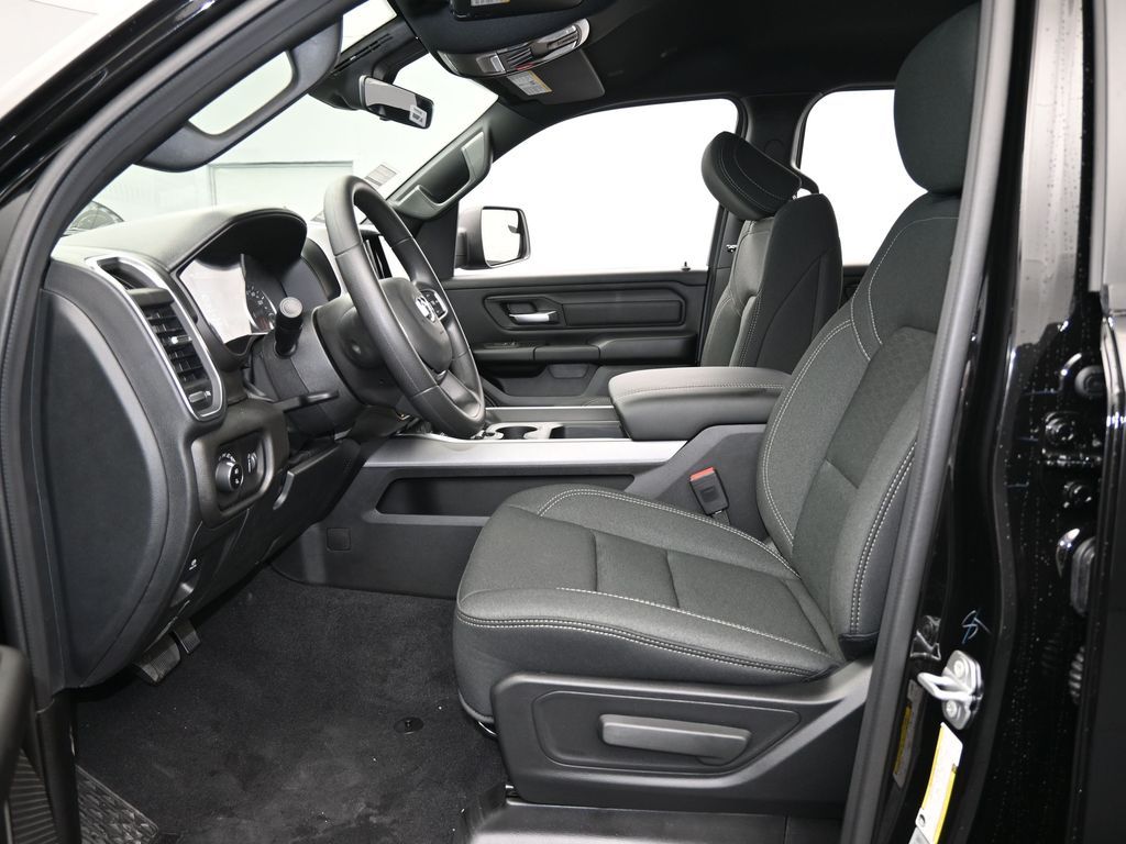 New 2026 Diamond Black Crystal Pearlcoat Ram Express image 11