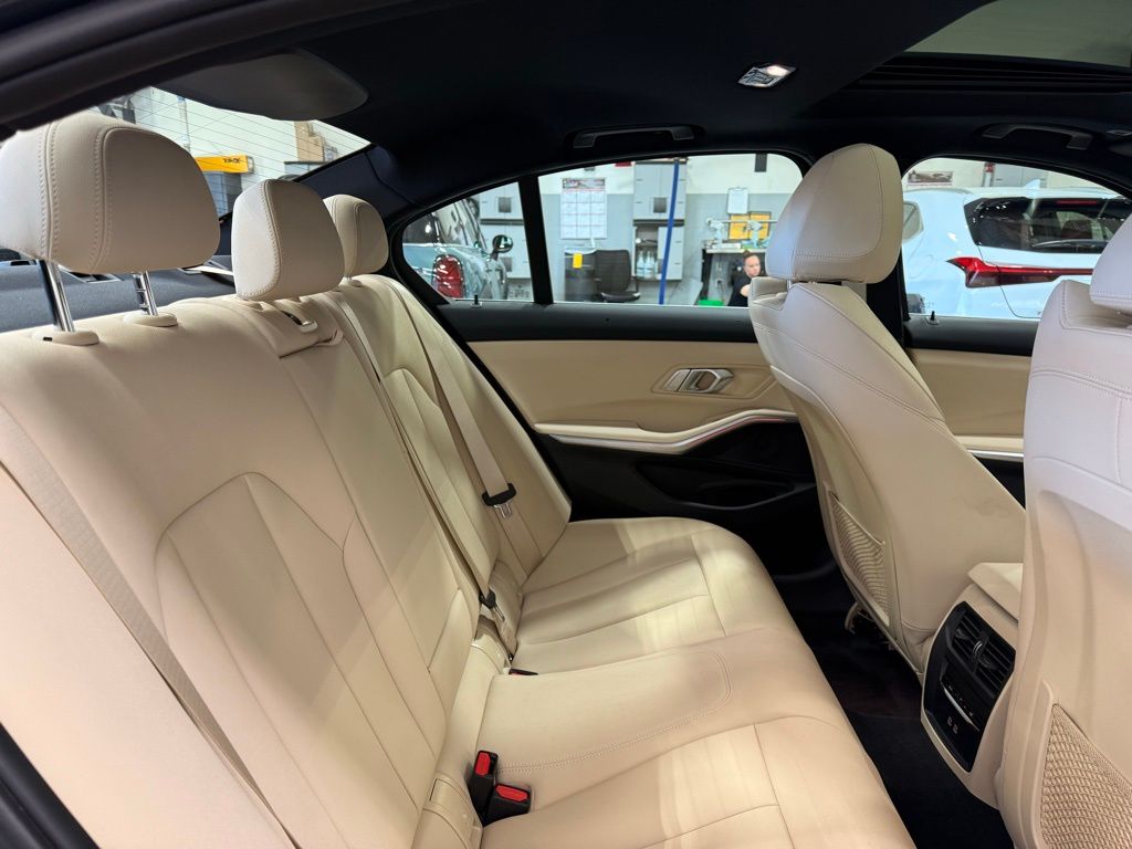 2021 BMW 3 Series 330i xDrive 28