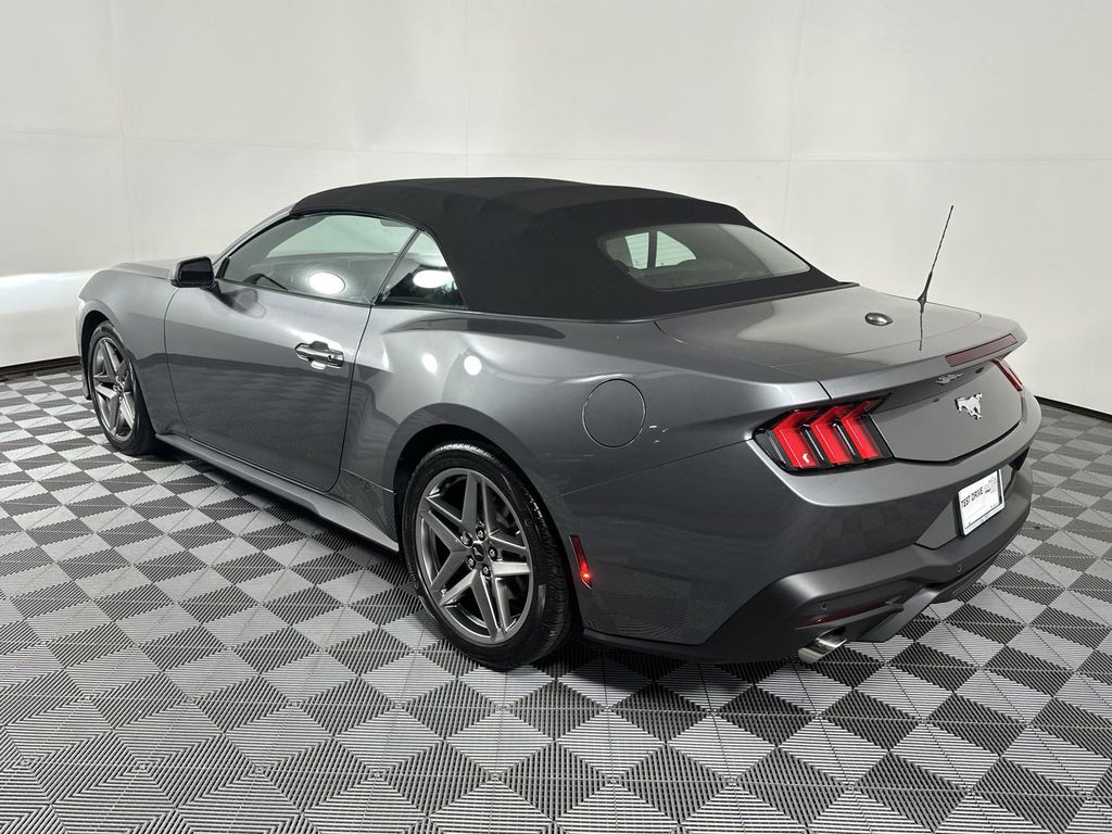 2024 Ford Mustang EcoBoost 5