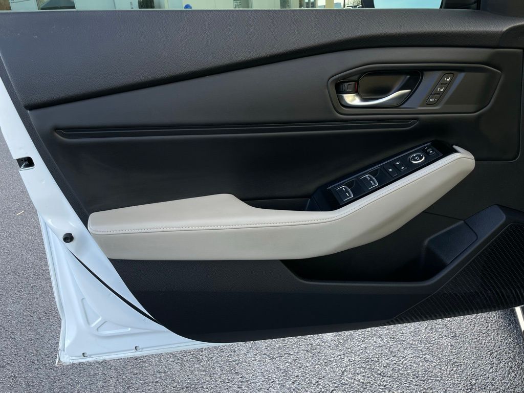 Thumbnail: 2023 Honda Accord - 24