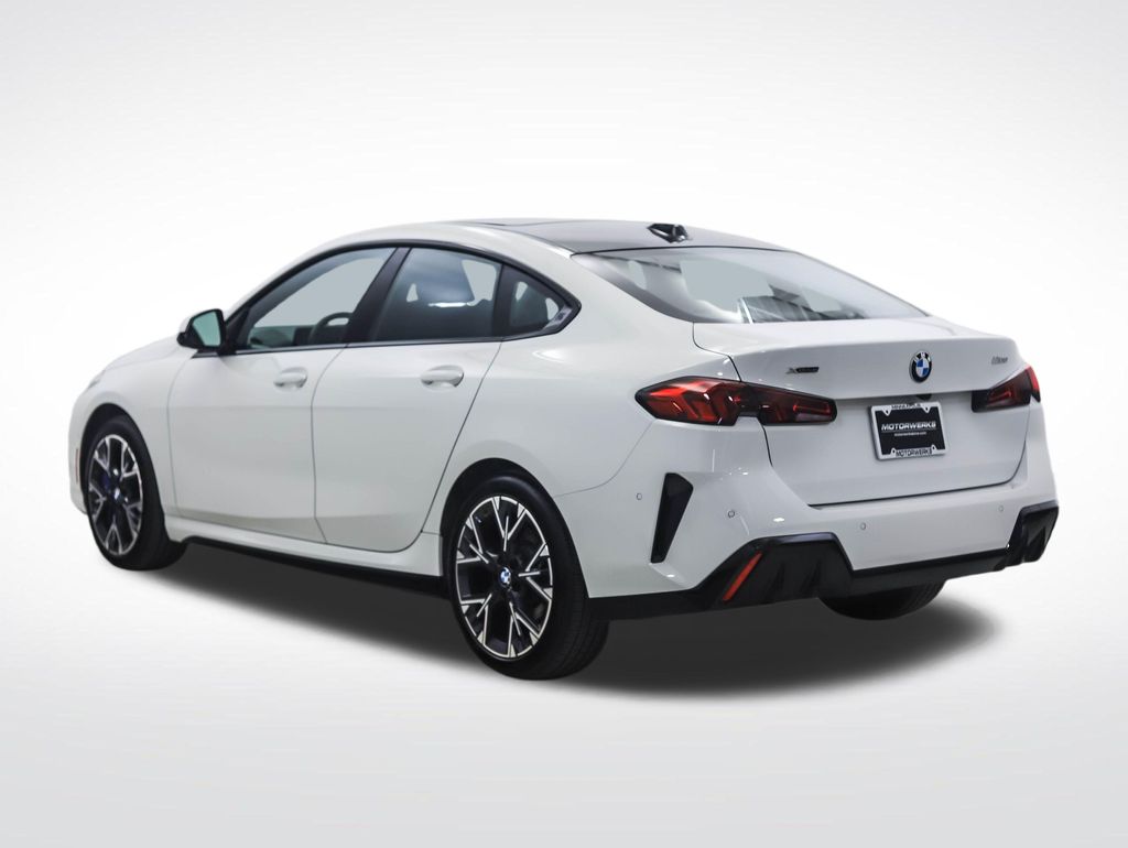 Thumbnail: 2025 BMW 2 Series - 3