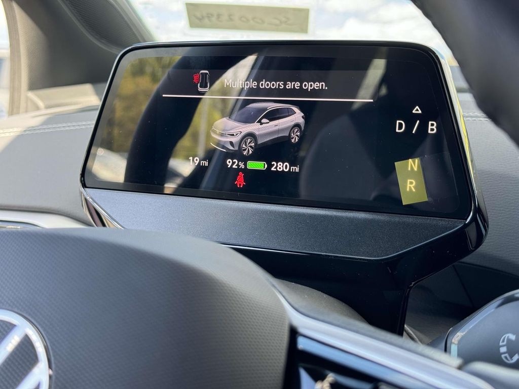 2025 Volkswagen ID.4 Pro photo