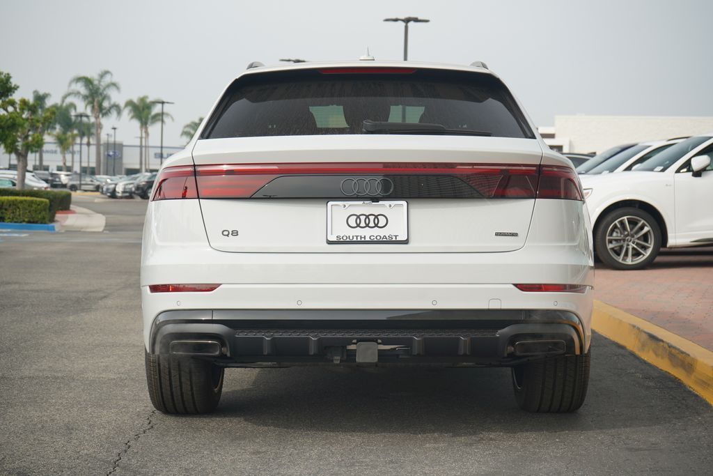 Thumbnail: 2026 Audi Q8 - 4