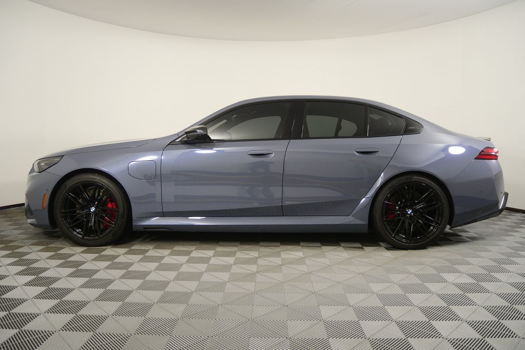 Thumbnail: 2025 BMW M5 - 8