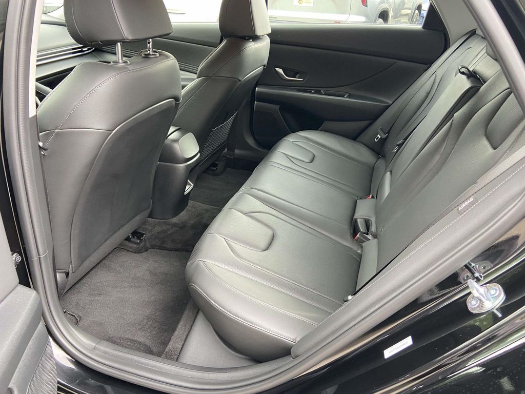 Used 2025 Black Hyundai Limited image 18