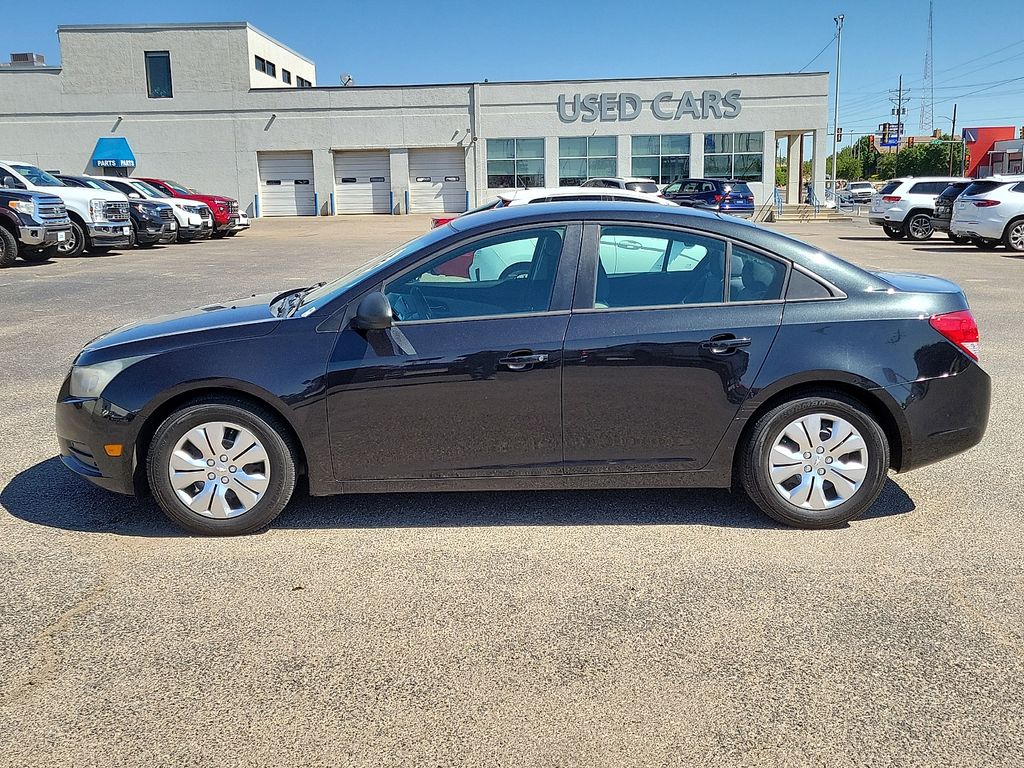 2013 Chevrolet Cruze LS - 5