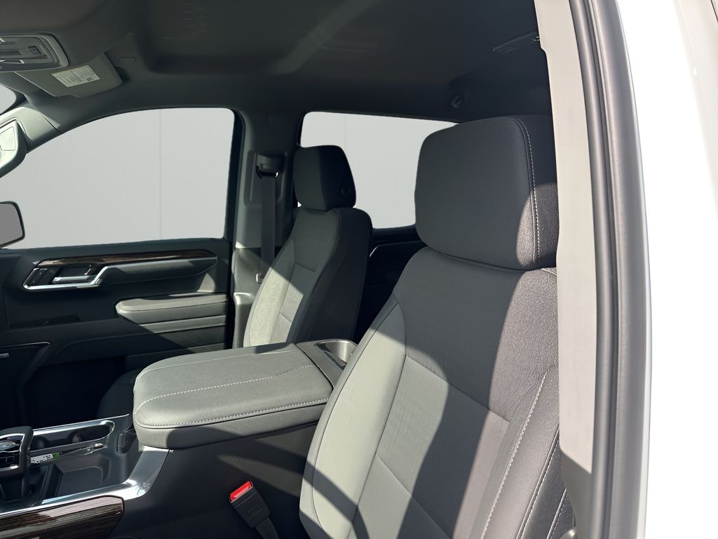 New 2026 White GMC Elevation image 27