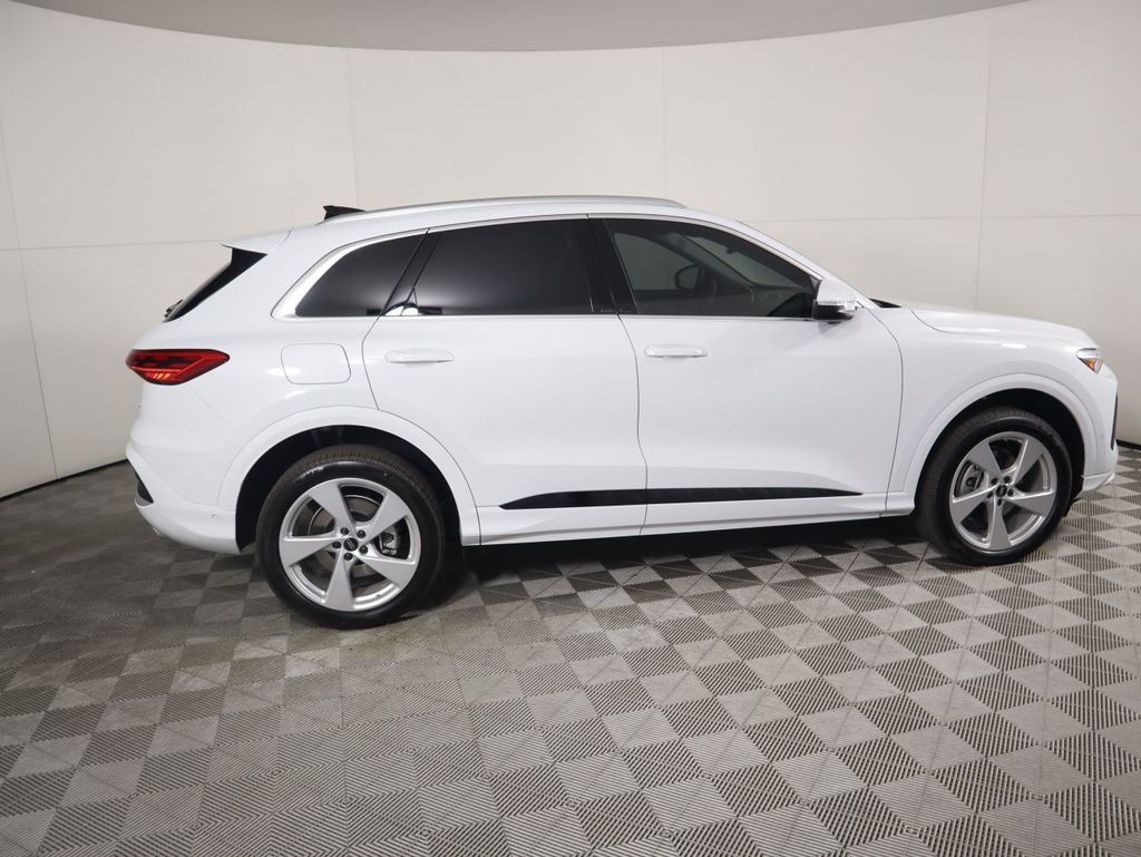 Thumbnail: 2025 Audi Q5 - 5