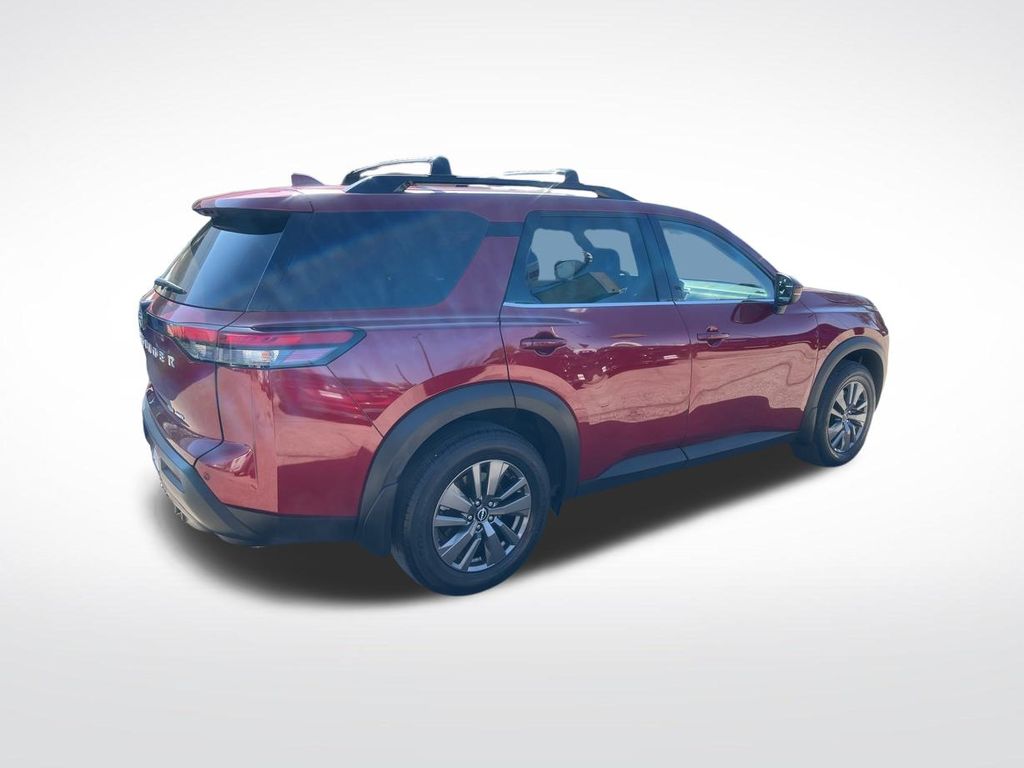 2022 Nissan Pathfinder SV photo