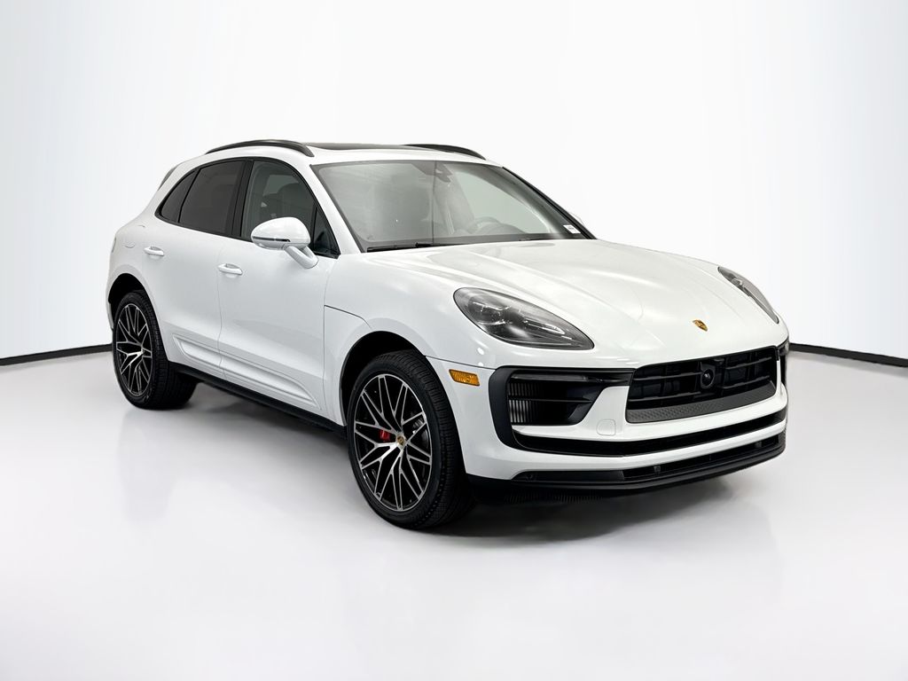 Thumbnail: 2026 Porsche Macan - 9