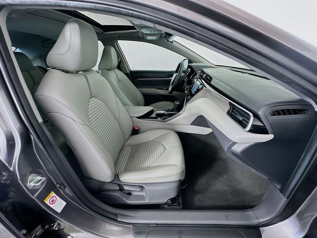 Thumbnail: 2018 Toyota Camry - 27