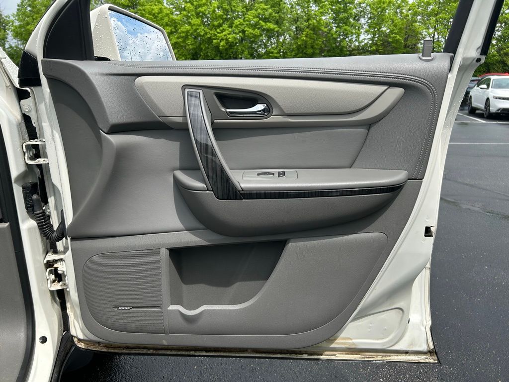 2014 Chevrolet Traverse LTZ 27