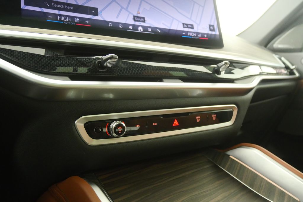 Thumbnail: 2024 BMW X6 - 23