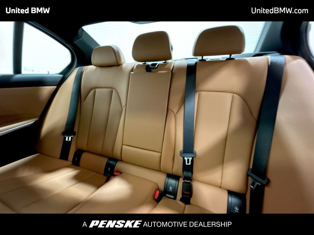 2025 BMW 3 Series 330i 21