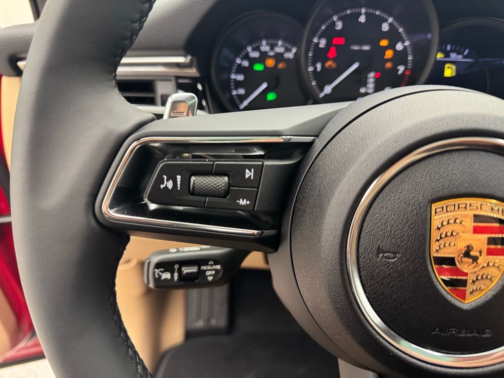 Thumbnail: 2025 Porsche Macan - 25