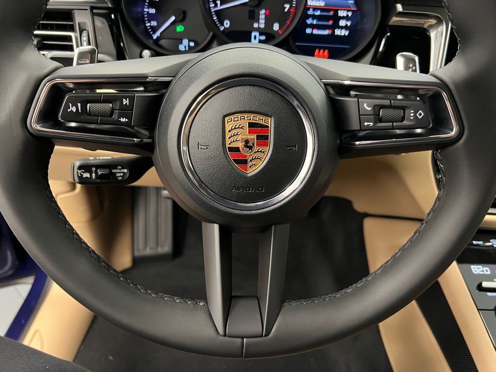 Thumbnail: 2026 Porsche Macan - 18